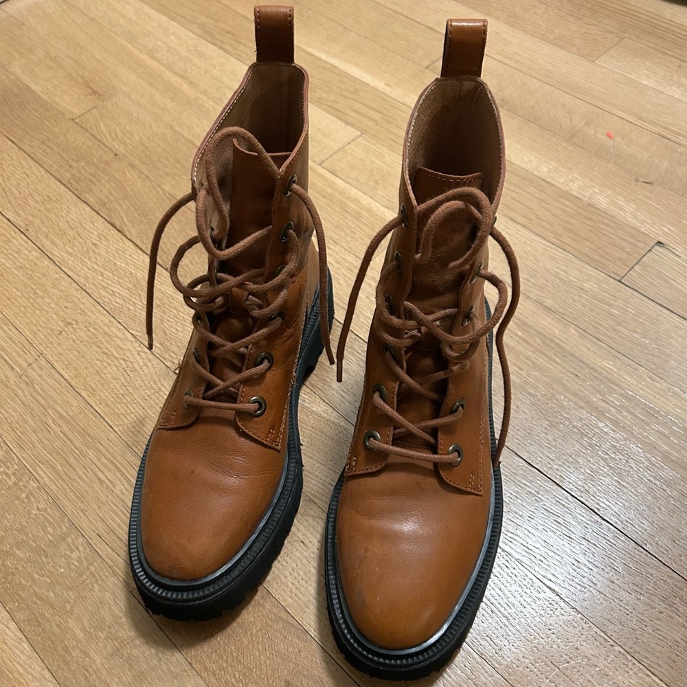 Madewell The Rayna Lace-Up Boot in Leather (English Saddle)